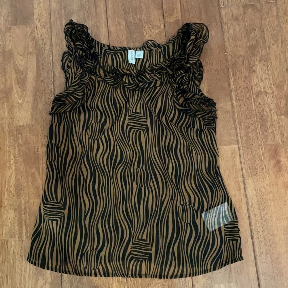 Printed Top with Frill neck and sleeve detail​​​​​​​​​​